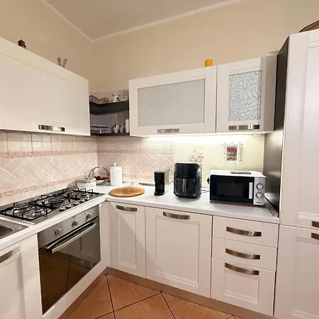 A Due Passi Dal Mare Apartment *